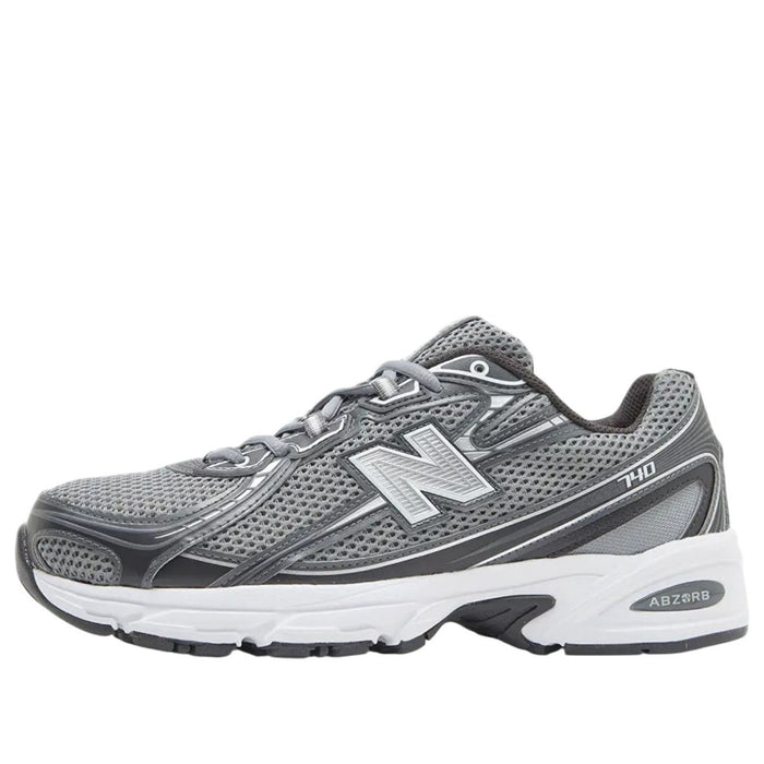 New Balance 740